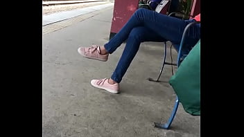 AMAZING FOOT SHAKE OF A YOung GIrl AT THE RAILWay STATION-This is one of the the best foot shaking videos I have ever recorded.The way she was crossing her legs and continuous shaking was simply brilliant.pls comment if u enjoy this amazing shaking v