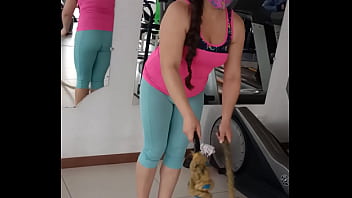 Esta Bonita O No?  Grabe a Mi Vecina En El Gimnasio!! Fui Tras Ella Y Le Pedi El Baño Prestado Y En Su Apartamento Folle Su Boca Por Zorra ! FULLONXRED