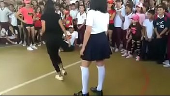 bailando sexi en la escuela