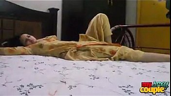 Indian Housewife Sonia Bhabhi Desperate To Have Sex After Periods