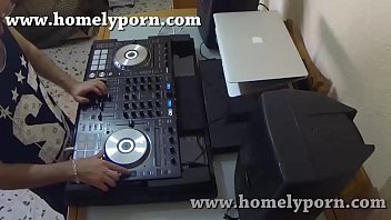 Bredvid mixern DJing med pussy flow för fler videor på onlyfans.com/pamelasanchez