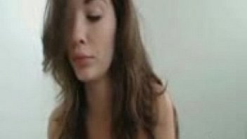 Hot chick masturbating in front of her webcam.3gp