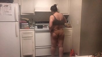 Fit pump peeping on big ass lady early morning