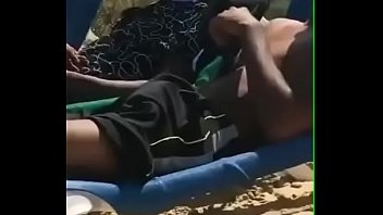 Negro vergon en la playa