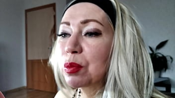 MILF Goddes-slut AimeeParadise: makeup closeup & deep pov blowjob .!. )) Why do adult women paint their lips at all? Well, of course, in order to make the blowjob look spectacular! )))