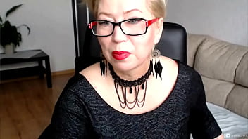 What to do when the wife is working on the webcam? The answer is simple - to fuck this fucking bitch too! This whore does not hear my comments, the coincidences are accidental and not accidental))