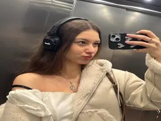 Watch AaronHermon’s Cam Show Live