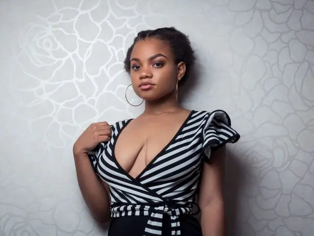 Watch AkiraMayers’s Cam Show Live