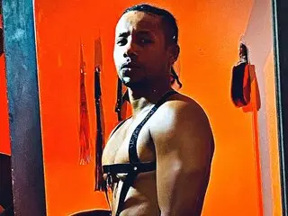 Watch AlejoHunter’s Cam Show Live