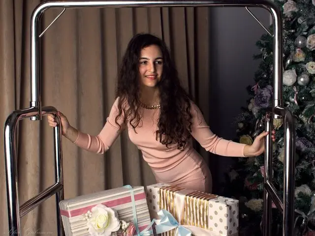 Watch AmandaGanzalia’s Cam Show Live