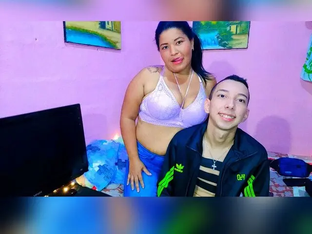 Watch AxelAndPamel’s Cam Show Live