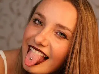 Watch BelleCox’s Cam Show Live