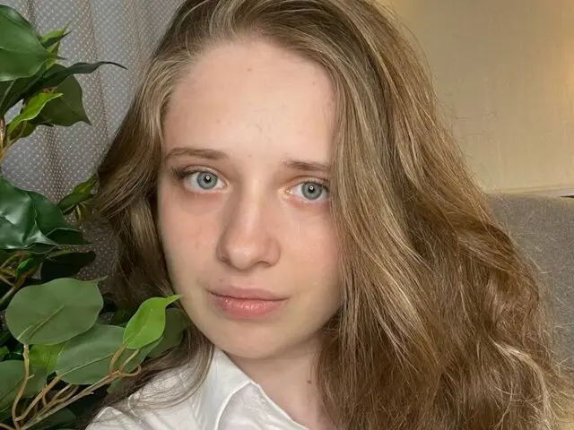 Watch CamillaKelly’s Cam Show Live