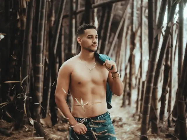 Watch ChristopherDenis’s Cam Show Live