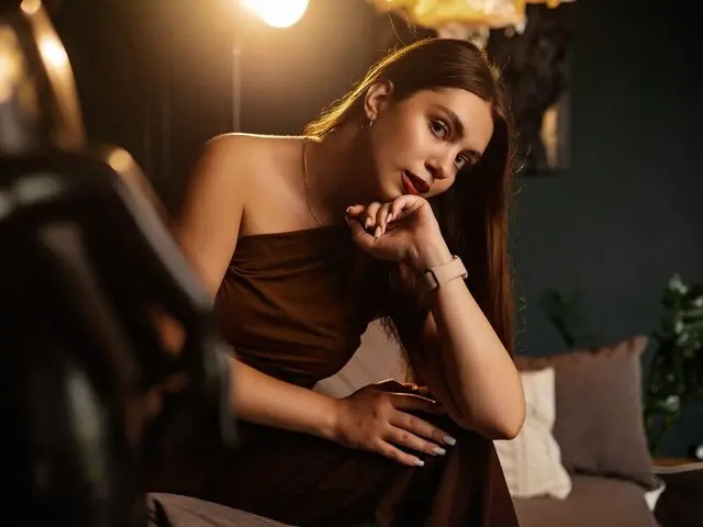 Watch DanieHunt’s Cam Show Live