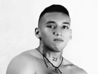 Watch DavidAdamMiles’s Cam Show Live