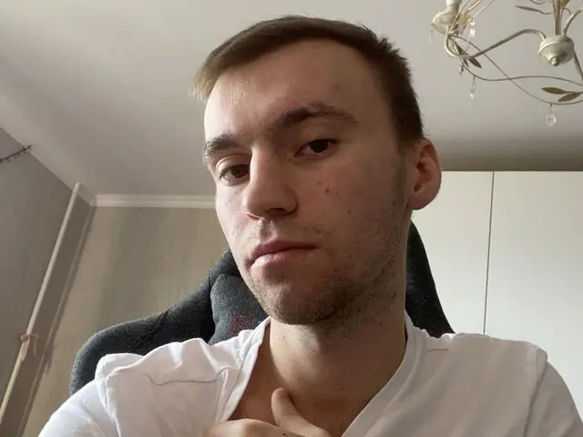 Watch DeanTurner’s Cam Show Live