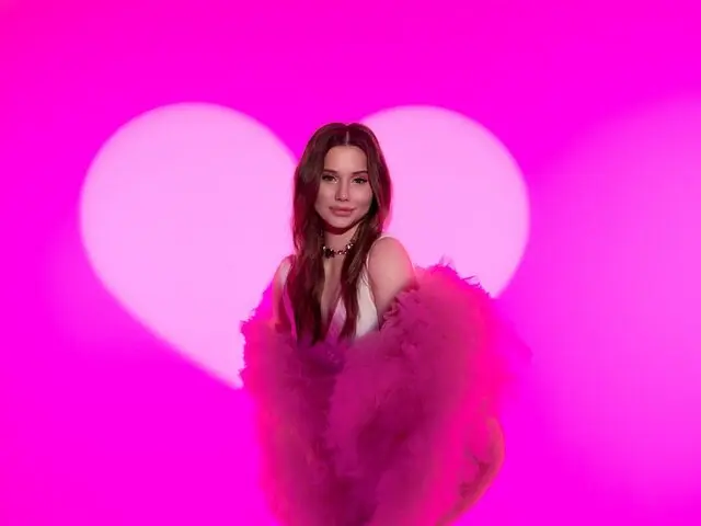 Watch DianaVert’s Cam Show Live