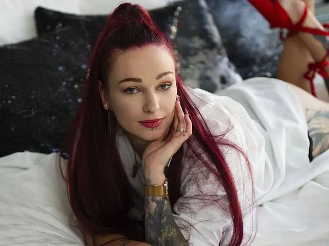 Watch EdinaGrey’s Cam Show Live