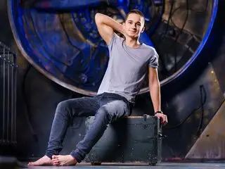 Watch EvanCrush’s Cam Show Live