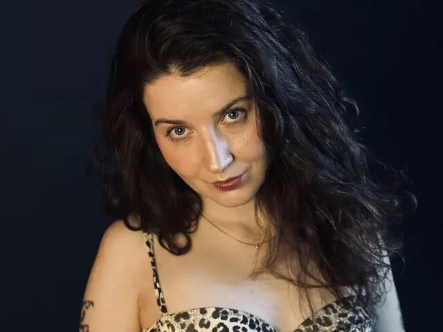 Watch JackieByrt’s Cam Show Live