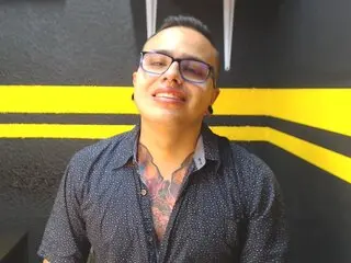 Watch JuanJohnson’s Cam Show Live