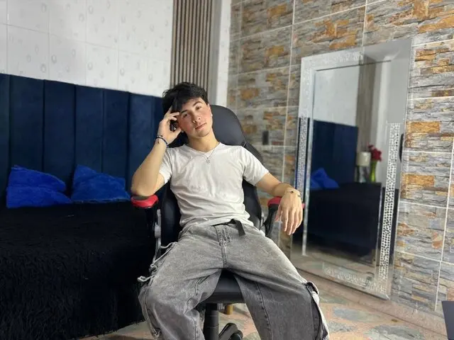 Watch JuanPiedraita’s Cam Show Live