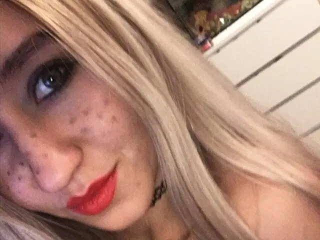 Watch JuliaMish’s Cam Show Live
