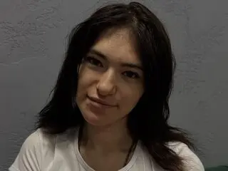 Watch KarolinaMimi’s Cam Show Live