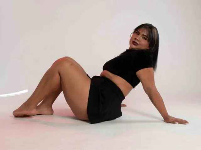 Watch KathaDavis’s Cam Show Live