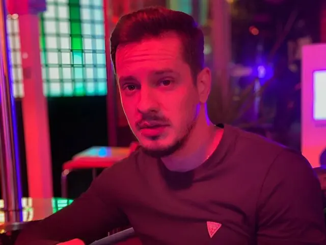 Watch KeithEast’s Cam Show Live