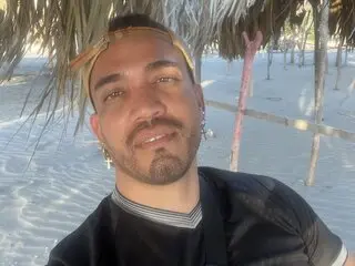 Watch KentCabrera’s Cam Show Live