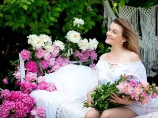 Watch LeaNicole’s Cam Show Live