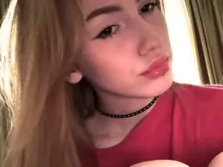 Watch LeliannaNana’s Cam Show Live