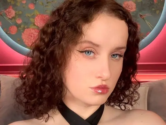 Watch LexyMoral’s Cam Show Live