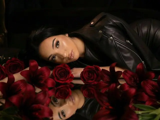 Watch LoraEve’s Cam Show Live