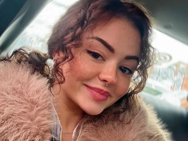 Watch MollyKost’s Cam Show Live