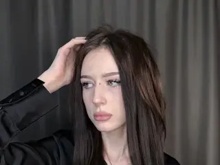 Watch MonetMoreman’s Cam Show Live