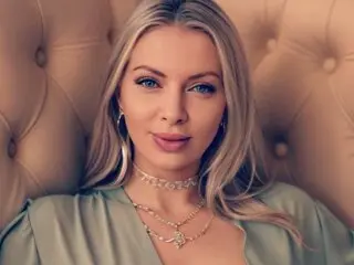 Watch NatalieRain’s Cam Show Live