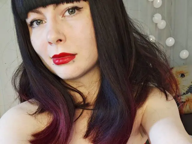 Watch OddlinNox’s Cam Show Live