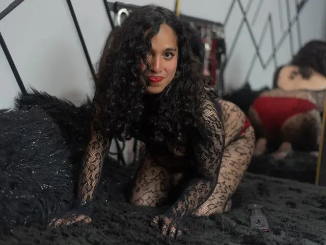 Watch PaulaSchumacher’s Cam Show Live