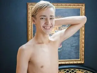 Watch PerryK’s Cam Show Live