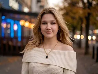 Watch PilarVanhee’s Cam Show Live