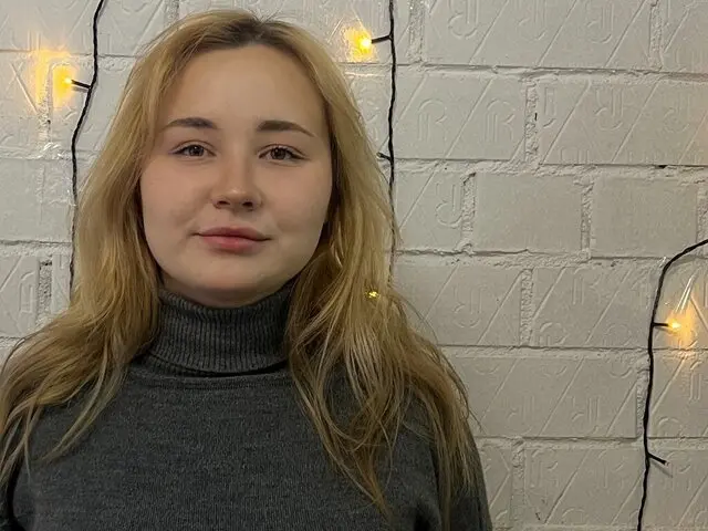 Watch PollySausedo’s Cam Show Live