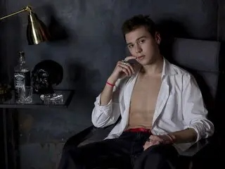 Watch RaphaelCorso’s Cam Show Live