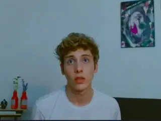 Watch RonCaldas’s Cam Show Live