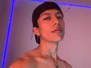 Watch RuiMaddox’s Cam Show Live