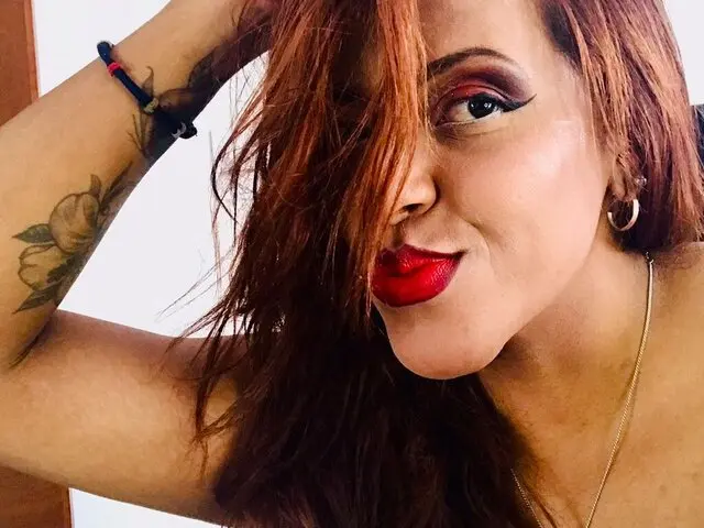 Watch SammiFox’s Cam Show Live