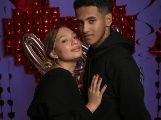 Watch SaraLuigui’s Cam Show Live