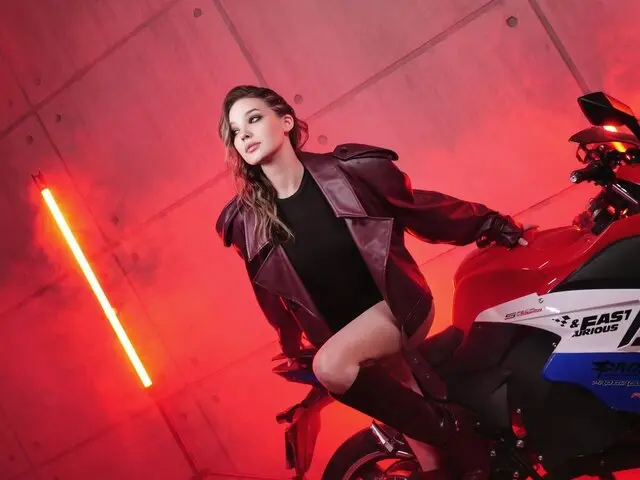 Watch SophieSmithe’s Cam Show Live